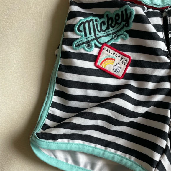Disney x Mickey Mouse Swim Trunks 2T - Picture 13 of 13